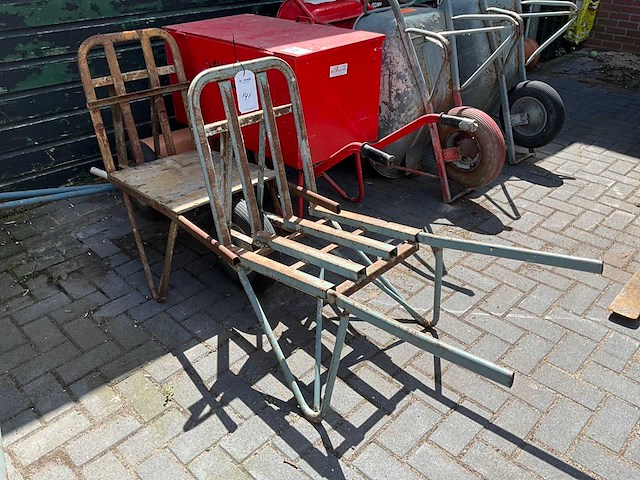 Stenen kruiwagen (2x) - afbeelding 1 van  4
