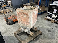 Stenen plantenbak - afbeelding 1 van  6