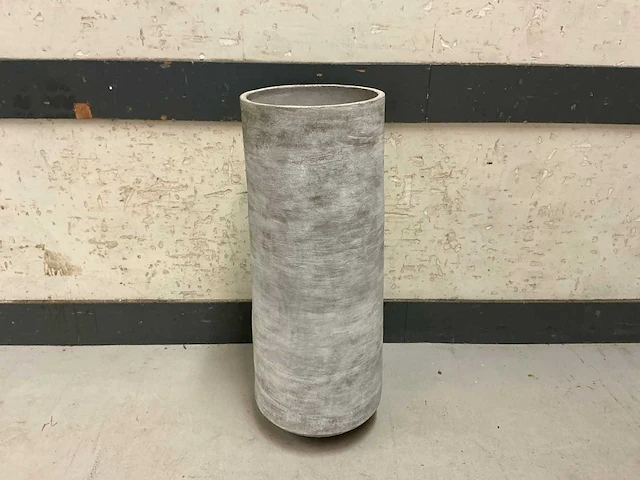 Stenen plantenpot - afbeelding 1 van  2