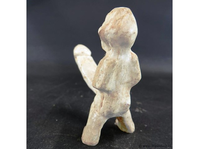 Stenen sculptuur genaamd "klein duimpje" - afbeelding 3 van  5
