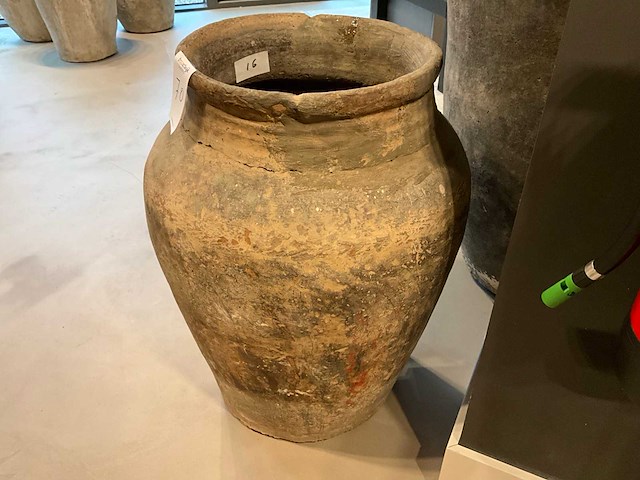 Stenen waterkruik - afbeelding 2 van  3