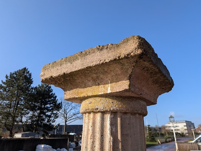 Stenen zuil - afbeelding 3 van  7