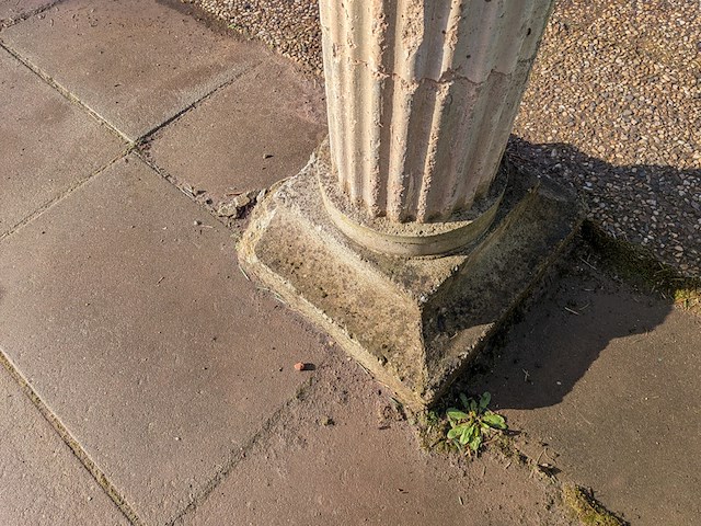 Stenen zuil - afbeelding 4 van  7