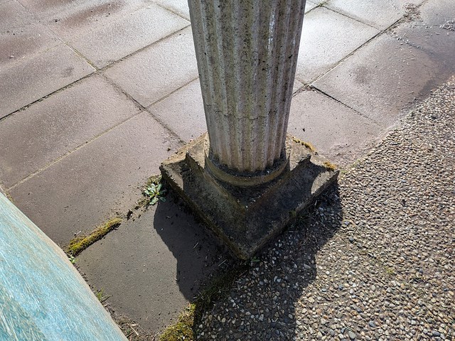 Stenen zuil - afbeelding 7 van  7