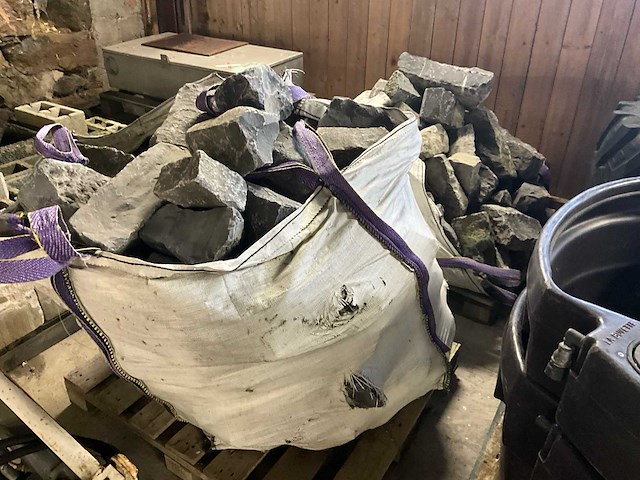 Stenen - afbeelding 1 van  8