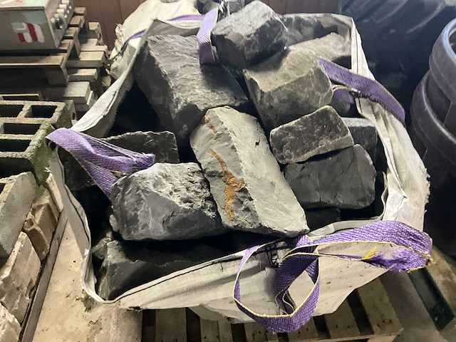 Stenen - afbeelding 2 van  8