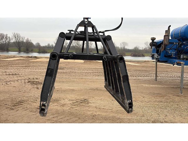 Stenenklem - vrachtwagen onderdeel - afbeelding 2 van  6