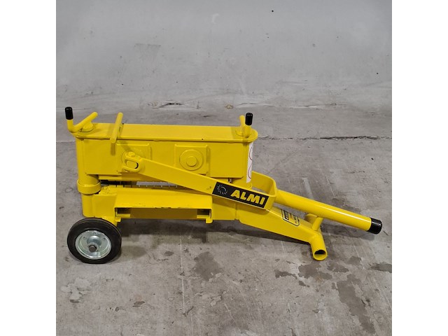 Stenenknipper almi - afbeelding 1 van  8