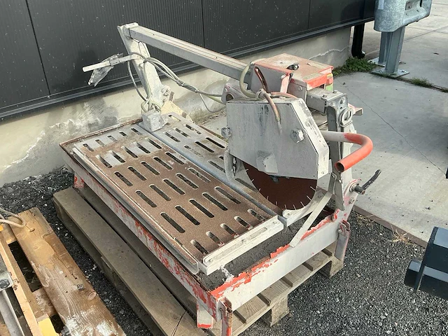 Stenenzaagmachine (2x) - afbeelding 1 van  6
