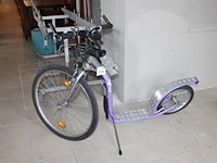 Step dogati subzero voorzien handremmen en bekerhouder.