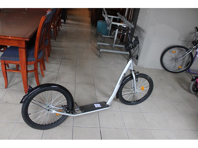 Step uniek met handrem. - afbeelding 1 van  2