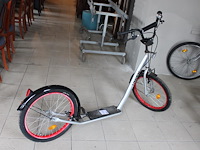 Step uniek met handrem. - afbeelding 1 van  2