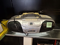 Stereo, radio, cd, cassette recorder, komt muziek uit - afbeelding 2 van  3