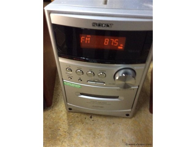 Stereo sony radio/cd /cassette + 2 boxen - afbeelding 2 van  4