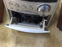 Stereo sony radio/cd /cassette + 2 boxen - afbeelding 4 van  4