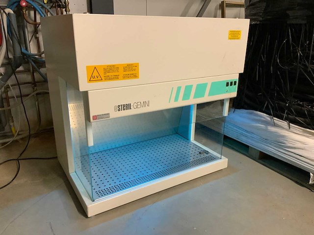 Steril gemini verticale air flow cabinet - afbeelding 1 van  6