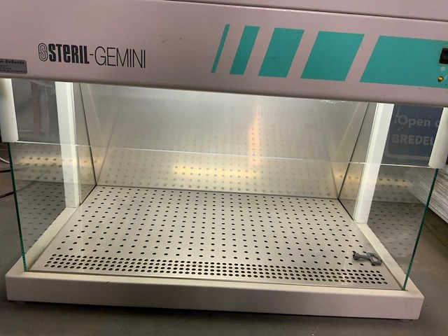 Steril gemini verticale air flow cabinet - afbeelding 6 van  6