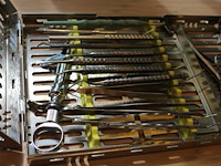 Sterilisatie cassette hu-friedy met algemene tandheelkundige en chirurgische handgereedschappen w.o. schaar... - afbeelding 2 van  4