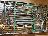 Sterilisatie cassette hu-friedy met algemene tandheelkundige en chirurgische handgereedschappen w.o. schaar... - afbeelding 2 van  3