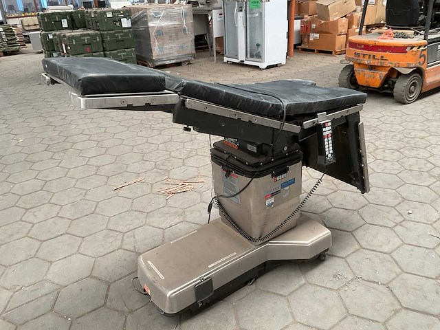 Steris 3085 sp operatiebed - afbeelding 2 van  8