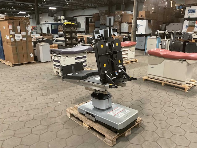 Steris surgical table - afbeelding 3 van  7