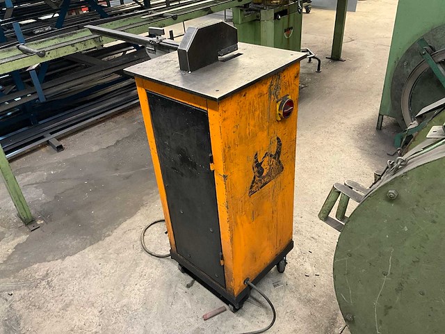 Stern 8.105.000 hydraulische knipmachine - afbeelding 5 van  7