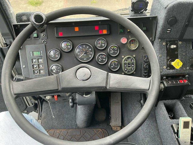 Stewart & stevenson lmtv m1078a1 4x4 expeditievoertuig camper - afbeelding 24 van  26
