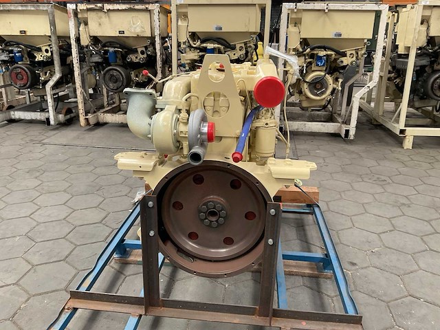 Steyr wd612.95 dieselmotor - afbeelding 6 van  10