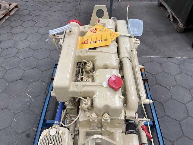 Steyr wd612.95 dieselmotor - afbeelding 9 van  10