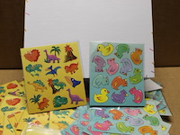 Sticker mix zie foto 220 stuks in krat g - afbeelding 2 van  3