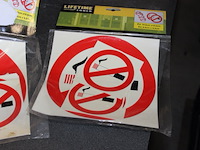 Stickers niet roken 35 stuks in ds 16 - afbeelding 1 van  3