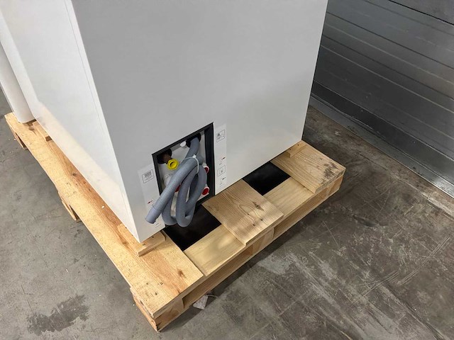 Stiebel eltron wpl 09 ics classic lucht/water-warmtepomp binnendeel - afbeelding 2 van  26