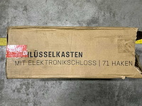 Stier - kast (2x) - afbeelding 8 van  9