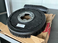 Stier veegmachine borstel - afbeelding 1 van  4