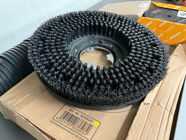 Stier veegmachine borstel - afbeelding 2 van  4