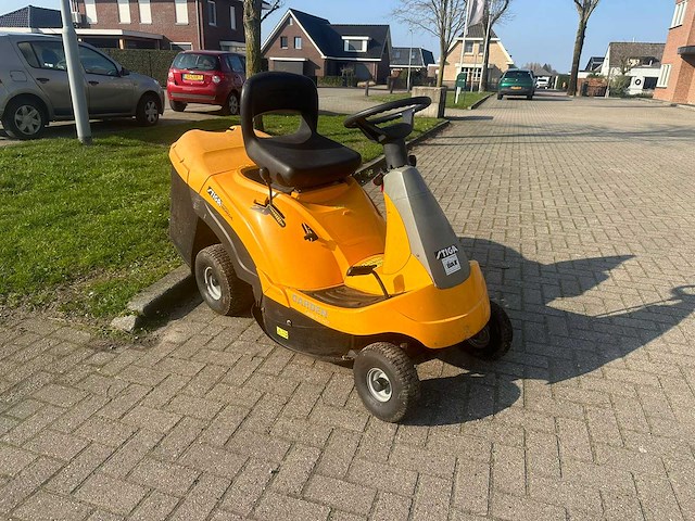 Stiga - garden - zitmaaier - afbeelding 1 van  7