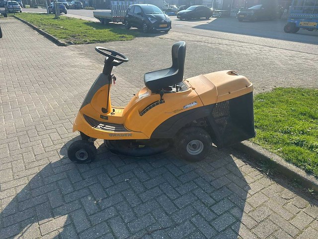 Stiga - garden - zitmaaier - afbeelding 4 van  5