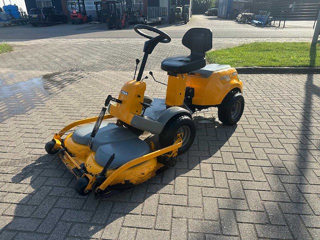 Stiga - park compact - zitmaaier - afbeelding 1 van  6