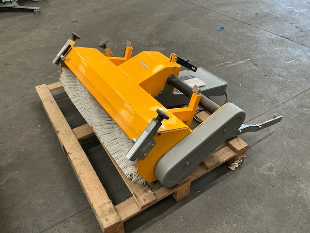 Stiga - st-park sweeper - fkm 900 ka - bezem - afbeelding 1 van  13
