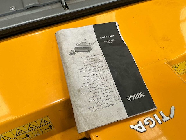 Stiga - st-park sweeper - fkm 900 ka - bezem - afbeelding 11 van  13