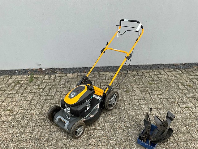Stiga combi 48 sq h grasmaaier - afbeelding 1 van  9