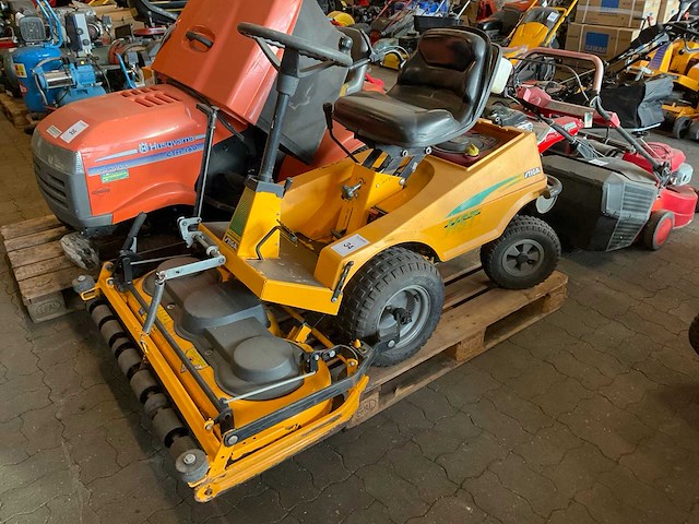 Stiga hst zitmaaier - afbeelding 1 van  8