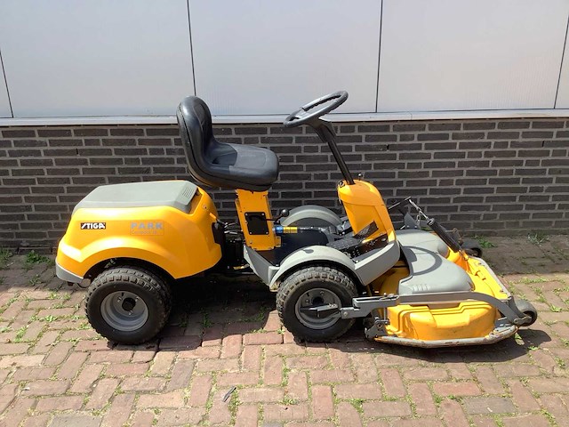 Stiga park compact 16 zitmaaier - afbeelding 2 van  9