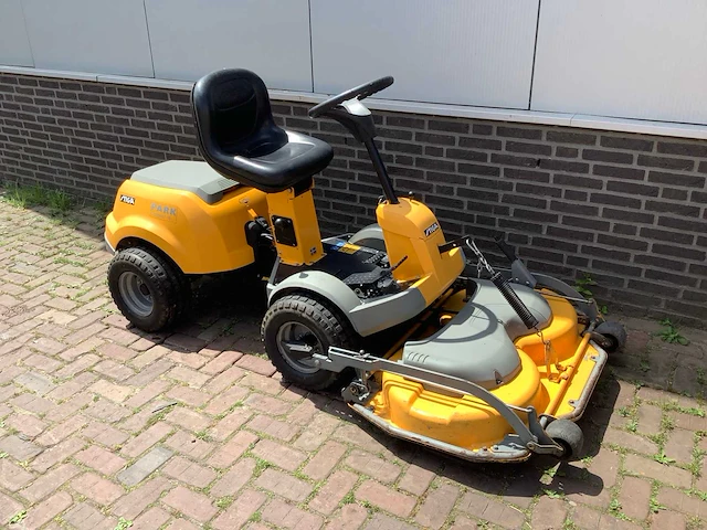 Stiga park compact 16 zitmaaier - afbeelding 1 van  9