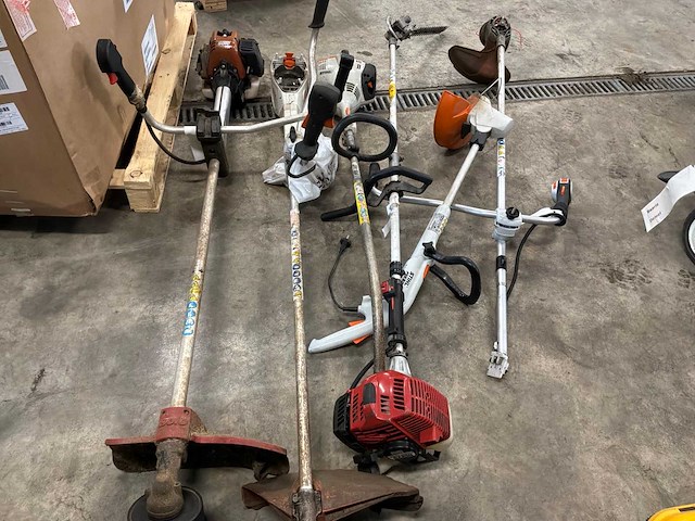 Stiga / stihl / solo elektrisch en brandstof aangedreven tuingereedschap (8x) - afbeelding 3 van  6