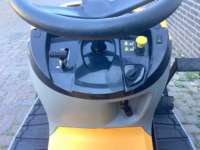 Stiga ts 102 hydro zitmaaier - afbeelding 9 van  11