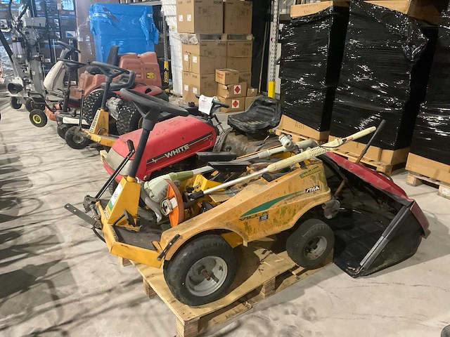 Stiga/white/top green zitgazonmaaier (5x) - afbeelding 1 van  3