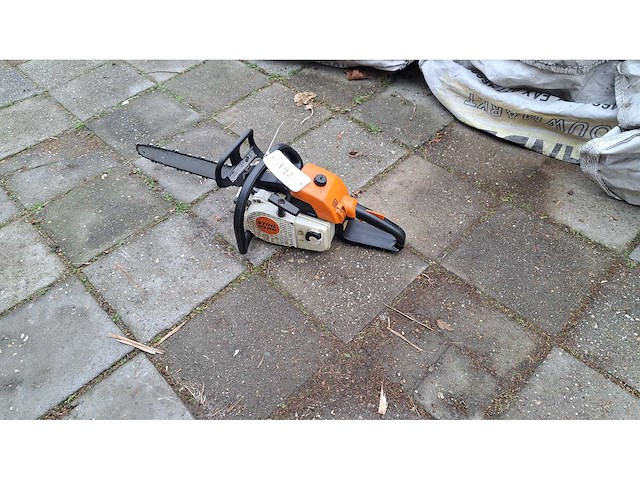 Stihl - 2007 - ms 200 - kettingzaag - afbeelding 1 van  4