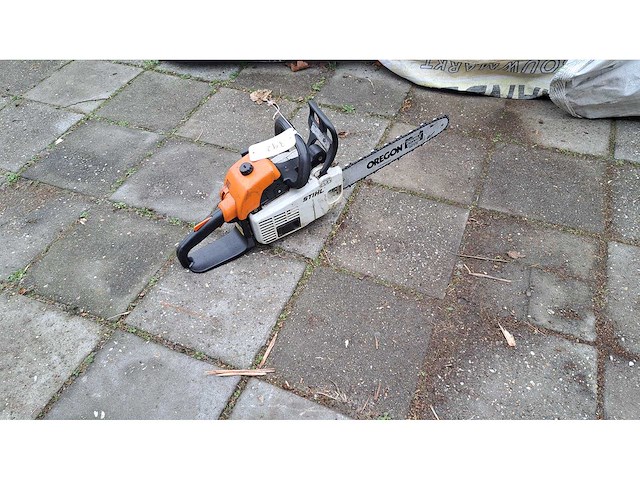 Stihl - 2007 - ms 200 - kettingzaag - afbeelding 3 van  4