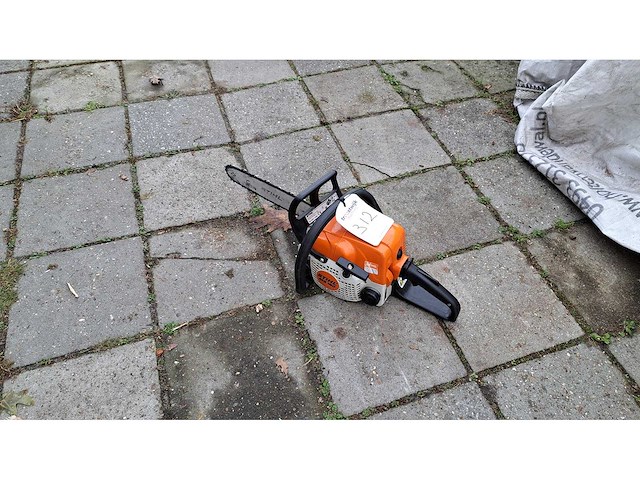 Stihl - 2018 - ms 180 - kettingzaag - afbeelding 1 van  4